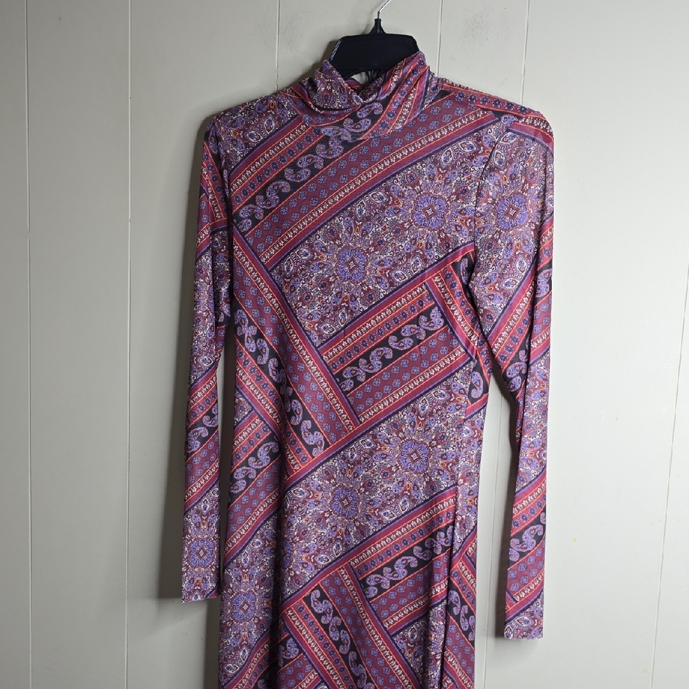 Steve Madden Women's Vivienne Paisley Turtleneck Midi Dress  Small - Picture 2 of 10